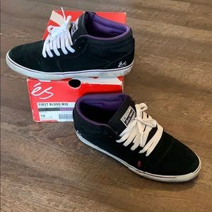 Eś First Blood Mid in Black Purple size 10